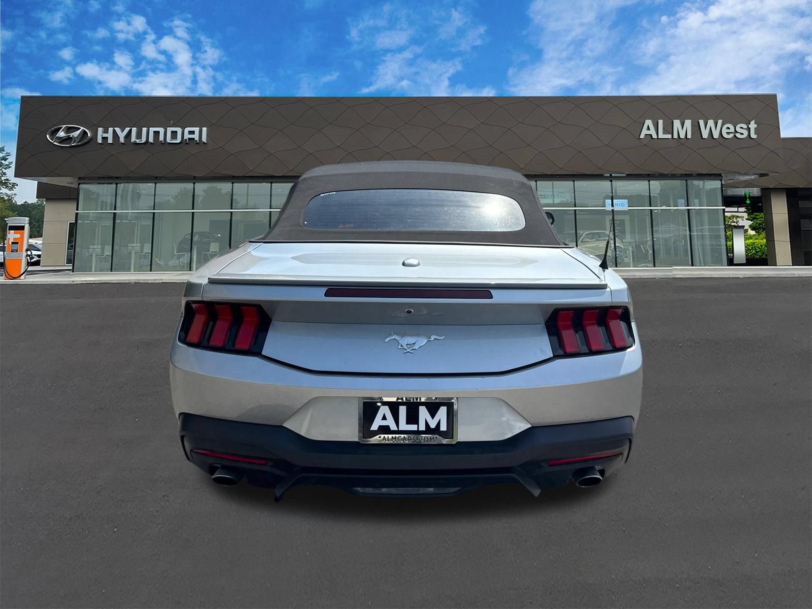 Used 2025 Ford Mustang Premium RWD image 6