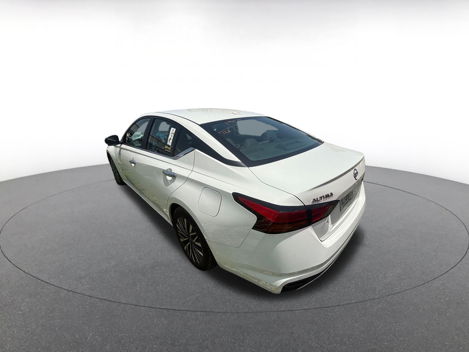 Used 2025 Nissan Altima 2.5 SV FWD image 9
