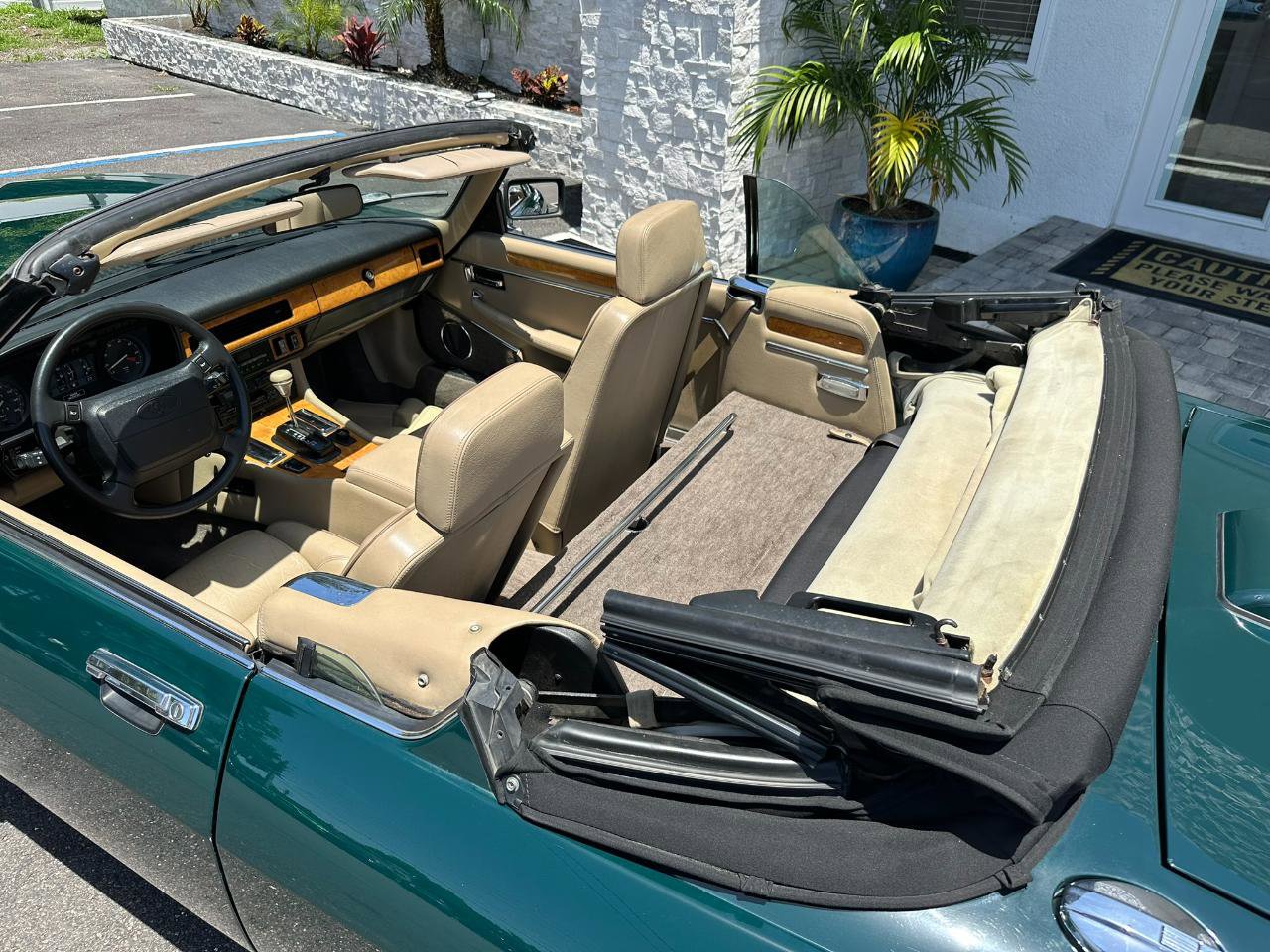 Used 1990 Jaguar XJS V12 Convertible RWD image 12