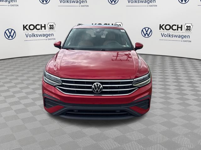Used 2022 Volkswagen Tiguan SE AWD/4WD image 2