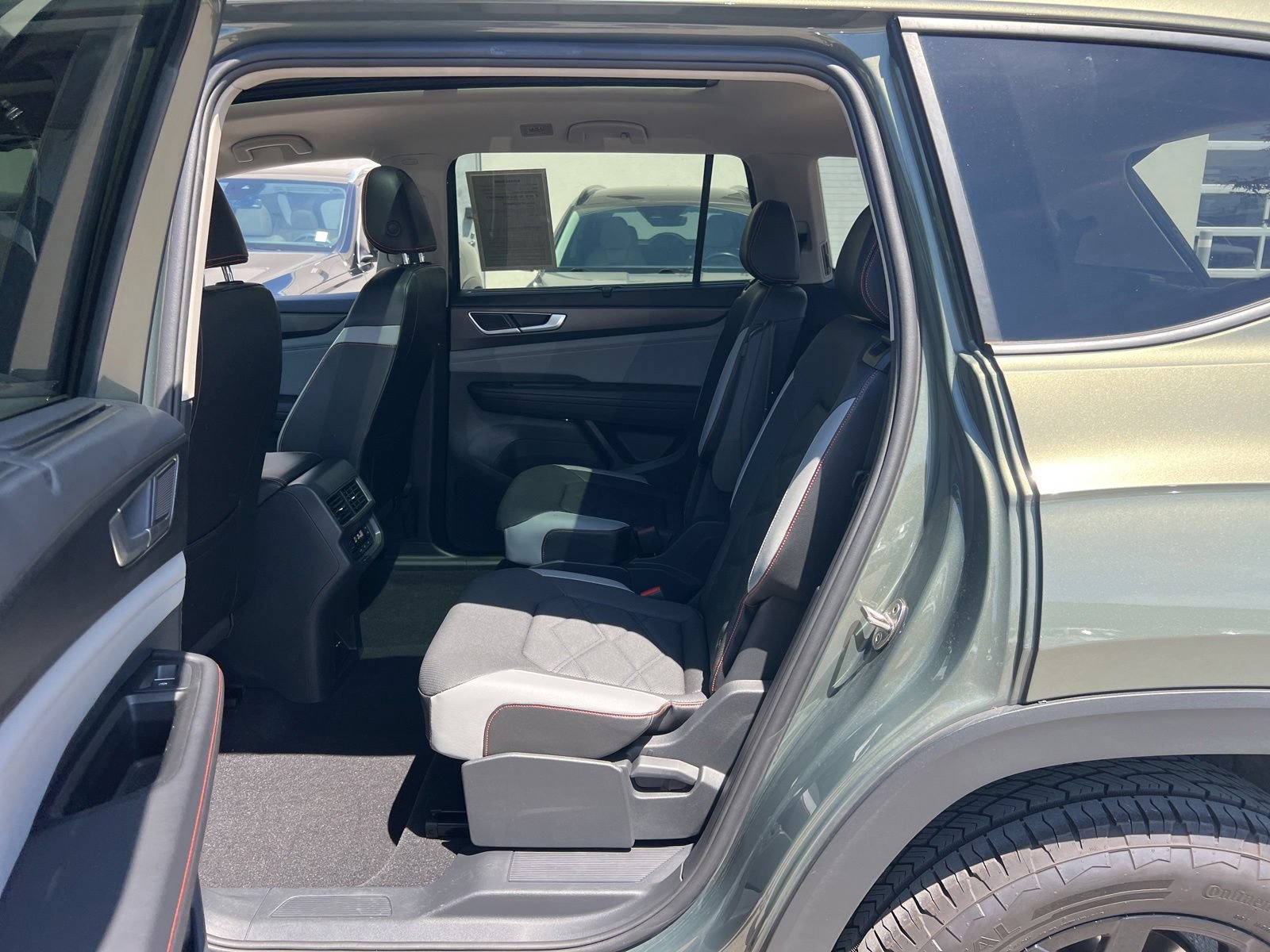 Certified 2024 Volkswagen Atlas Peak Edition SE AWD/4WD image 30