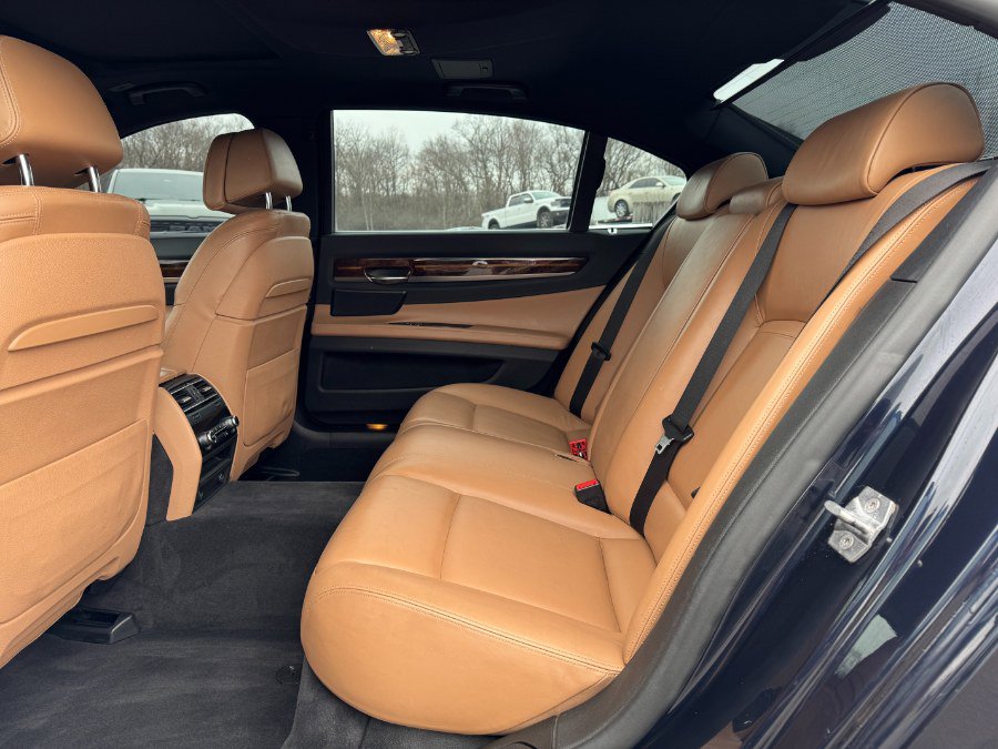 Used 2014 BMW 750Li xDrive AWD/4WD image 16
