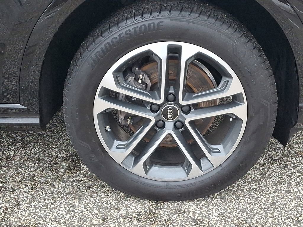 Used 2025 Audi Q5 2.0T Premium w/ Convenience Package image 8