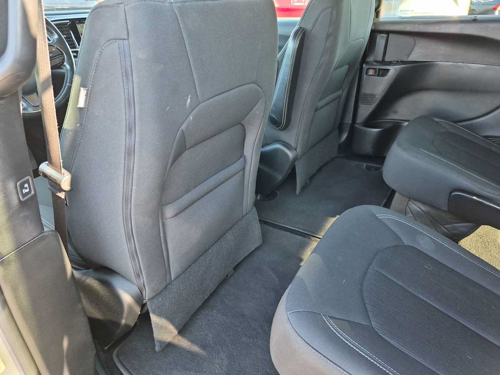 Used 2019 Chrysler Pacifica Touring Plus w/ S Appearance Package FWD image 18