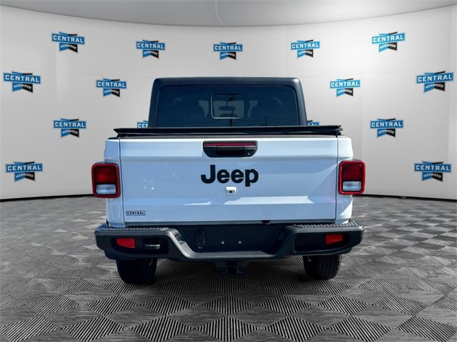 Certified 2022 Jeep Gladiator Sport image 5