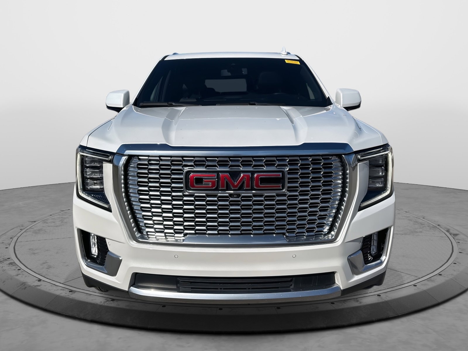 Certified 2022 GMC Yukon Denali image 2