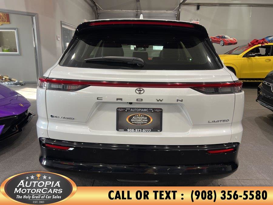 Used 2025 Toyota Crown Signia AWD/4WD image 5