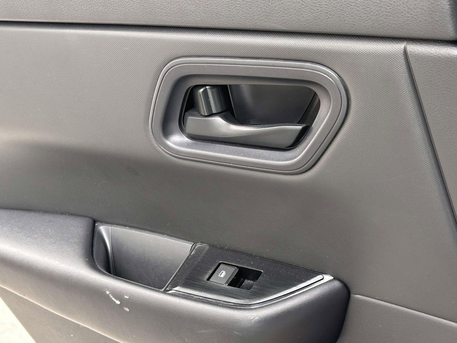 Used 2024 Nissan Rogue S image 21