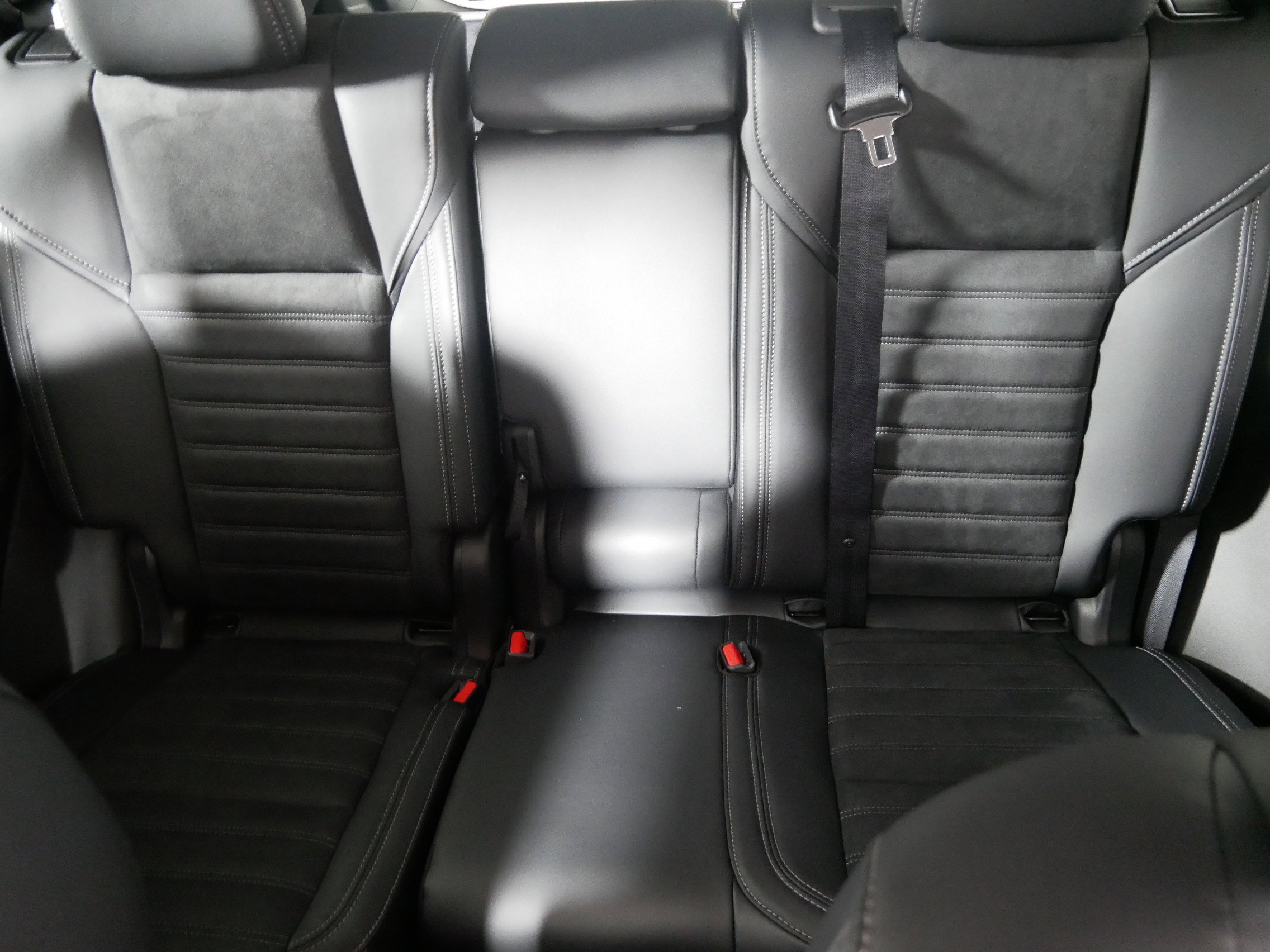 New 2025 Mitsubishi Outlander SE image 3