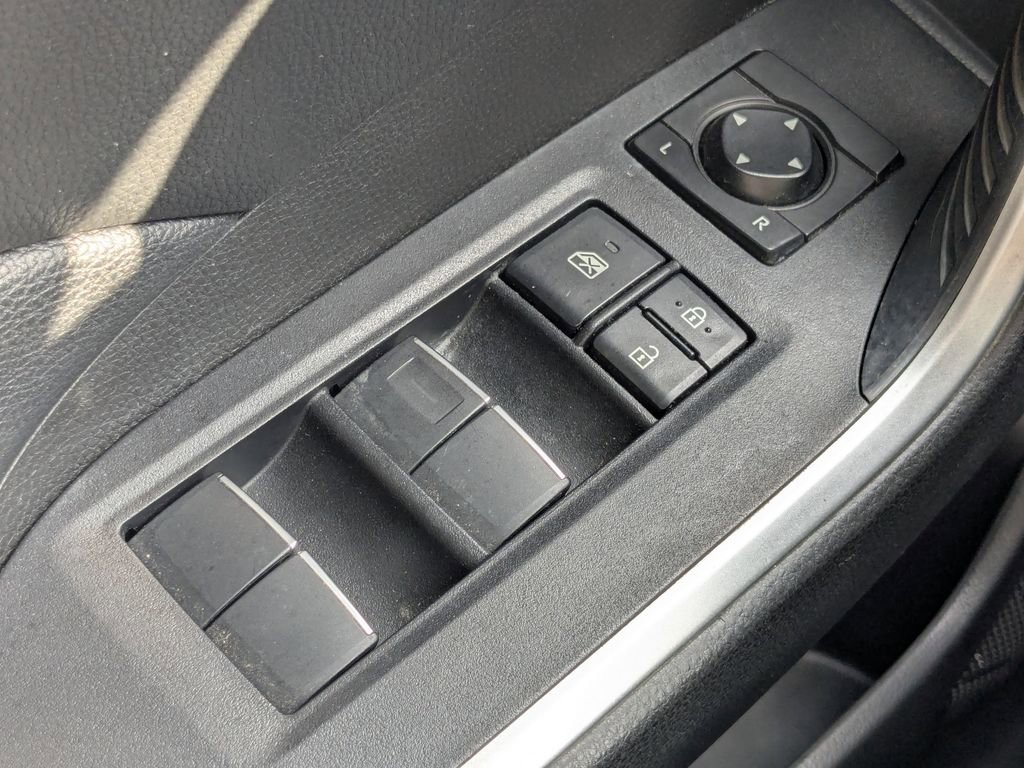 Used 2021 Toyota RAV4 XLE Premium image 28