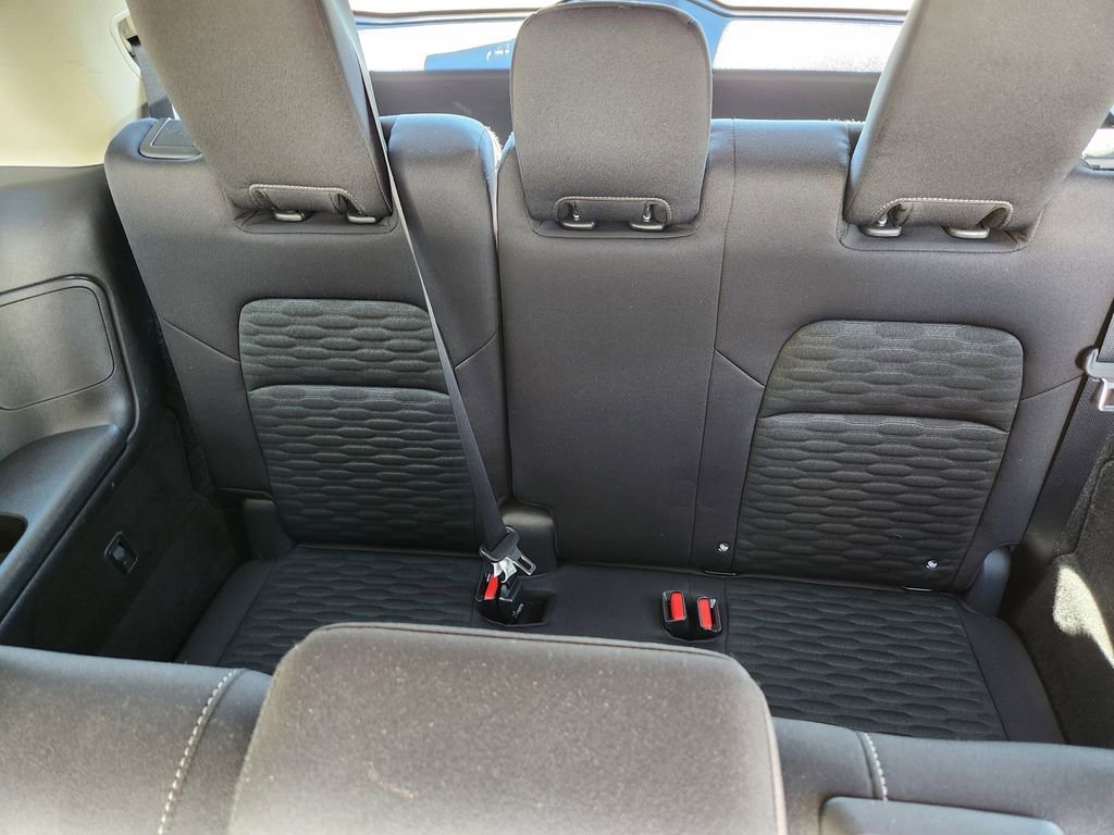 Used 2025 Nissan Pathfinder SV image 13