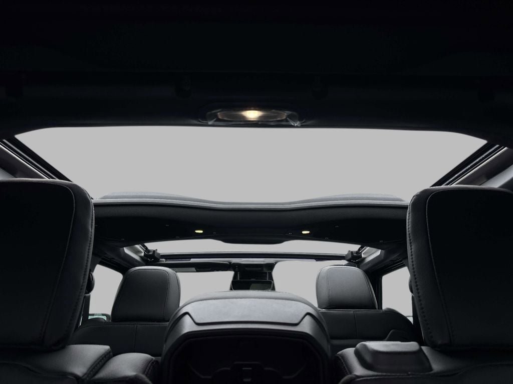 New 2026 Jeep Wrangler Unlimited Sahara AWD/4WD image 5