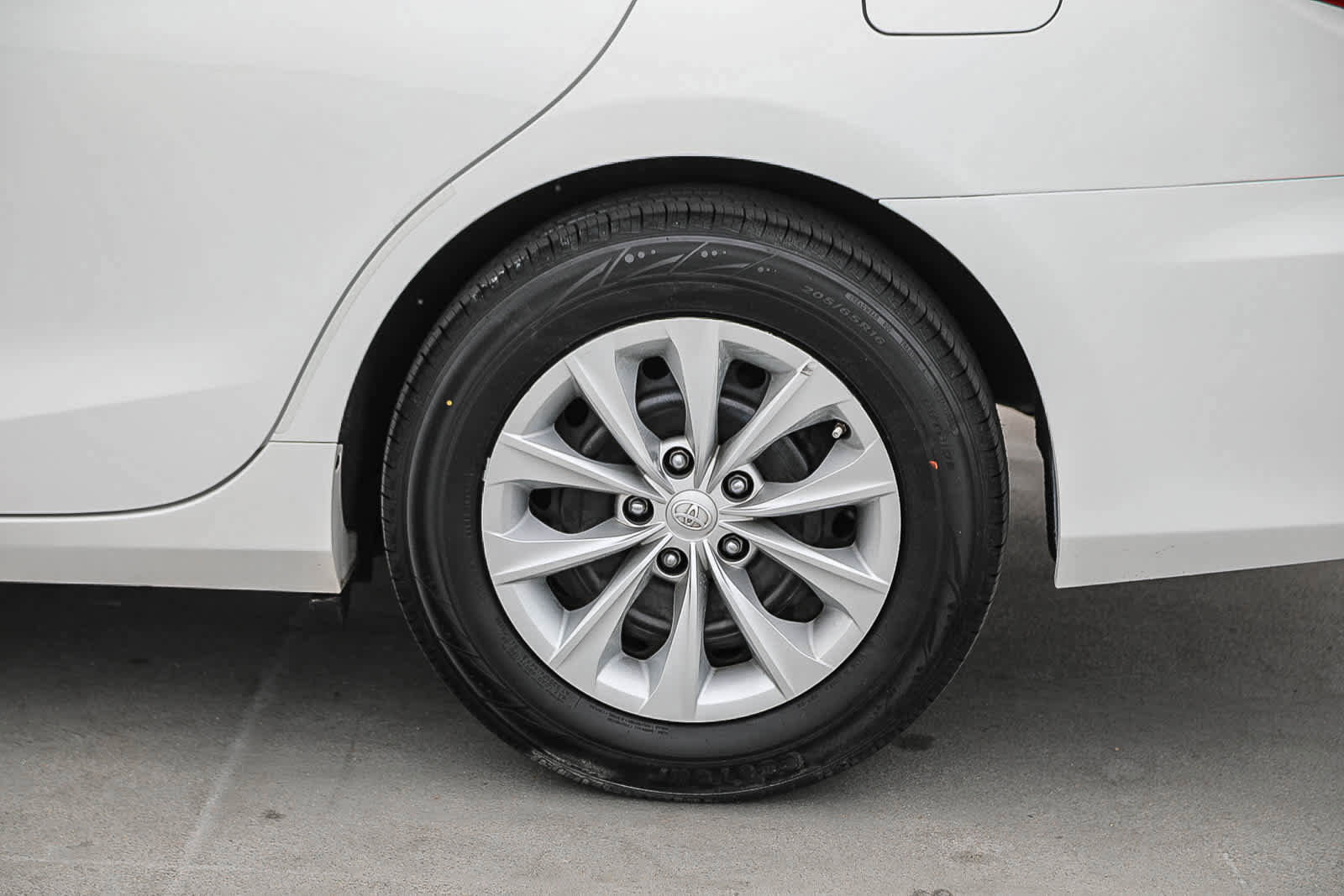 Certified 2017 Toyota Camry LE image 11