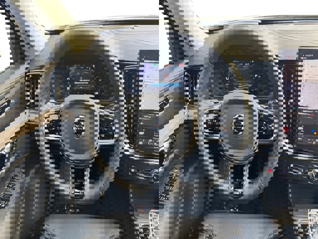 New 2025 Volvo XC90 B6 Ultra w/ Protection Package image 13