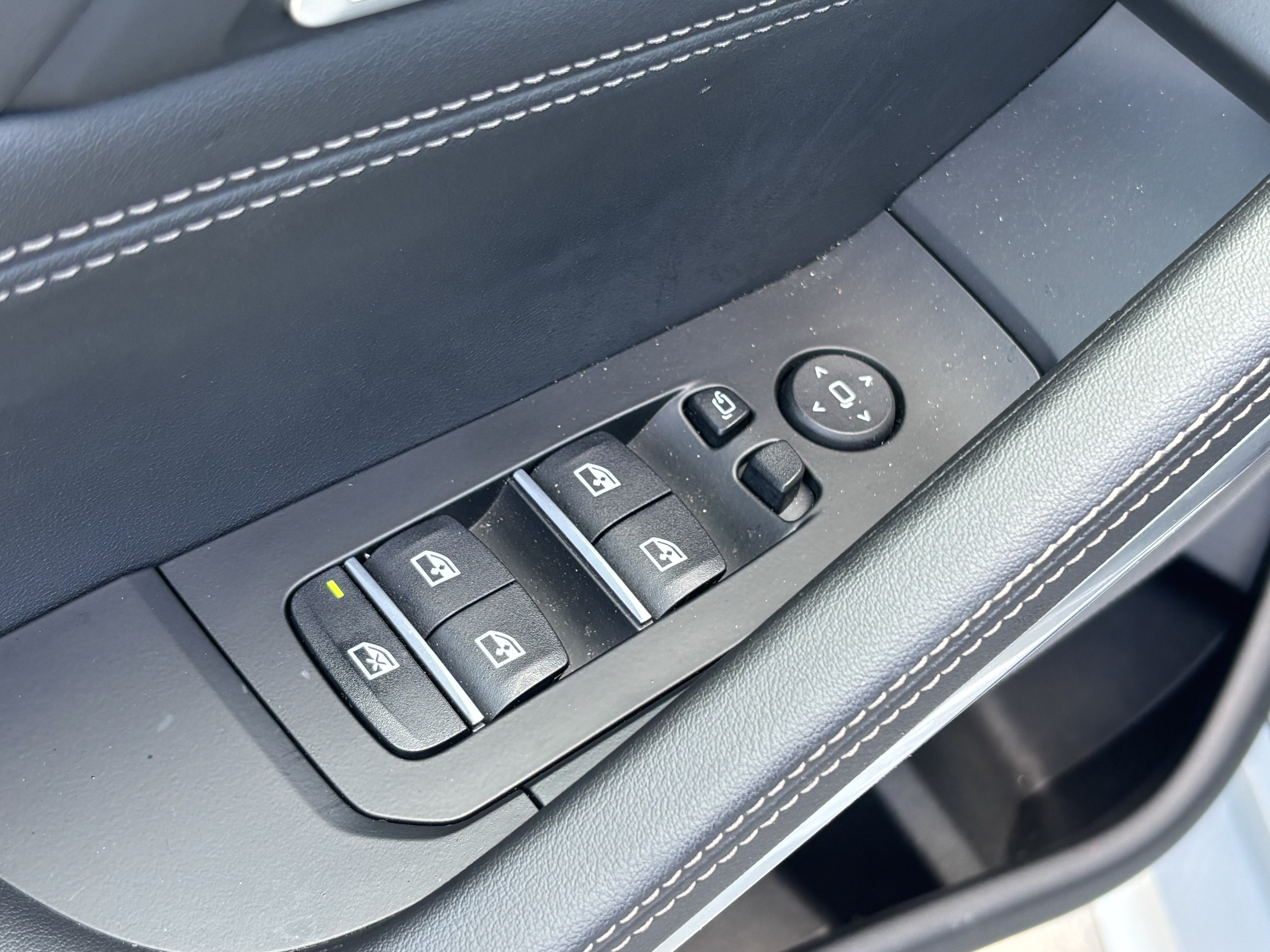Certified 2026 BMW X6 xDrive40i AWD/4WD image 15