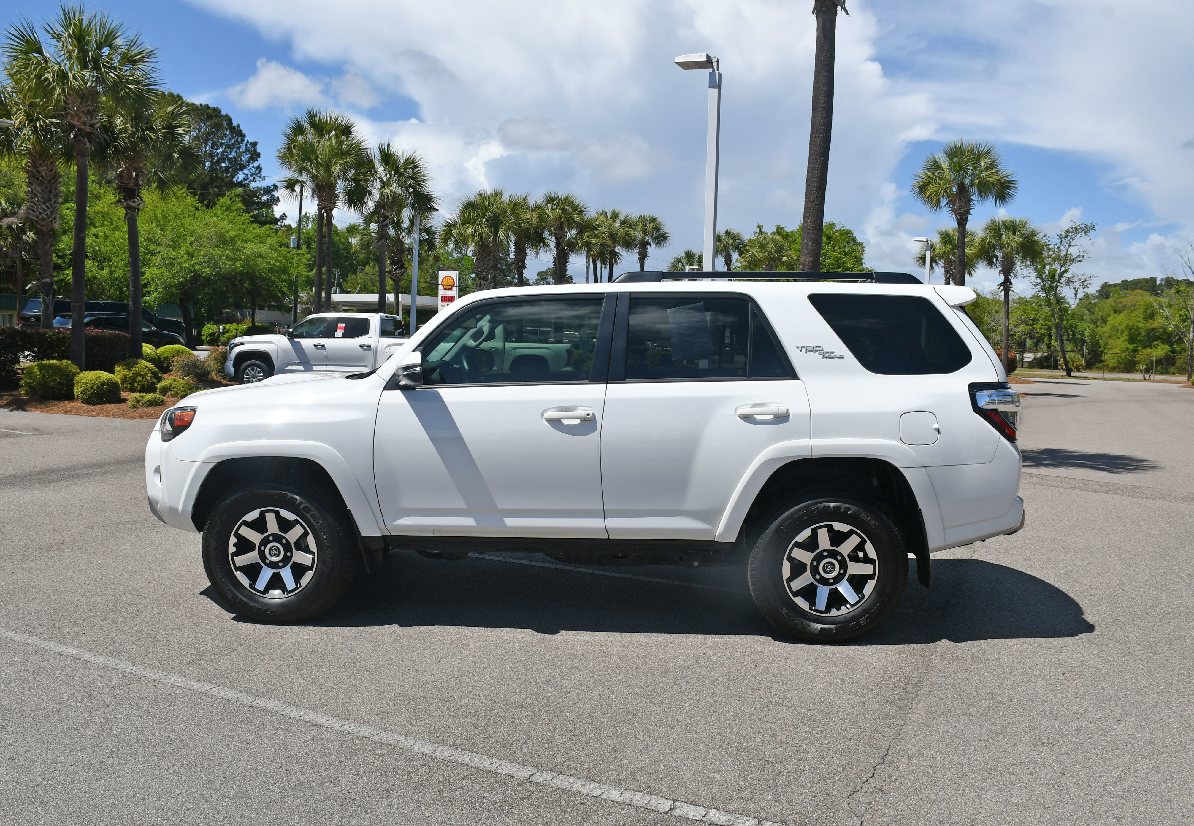 Certified 2024 Toyota 4Runner TRD Off-Road Premium w/ Moonroof Package AWD/4WD image 5