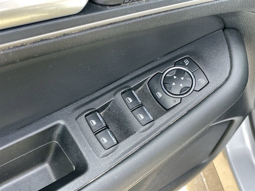 Used 2024 Ford Edge SEL image 23