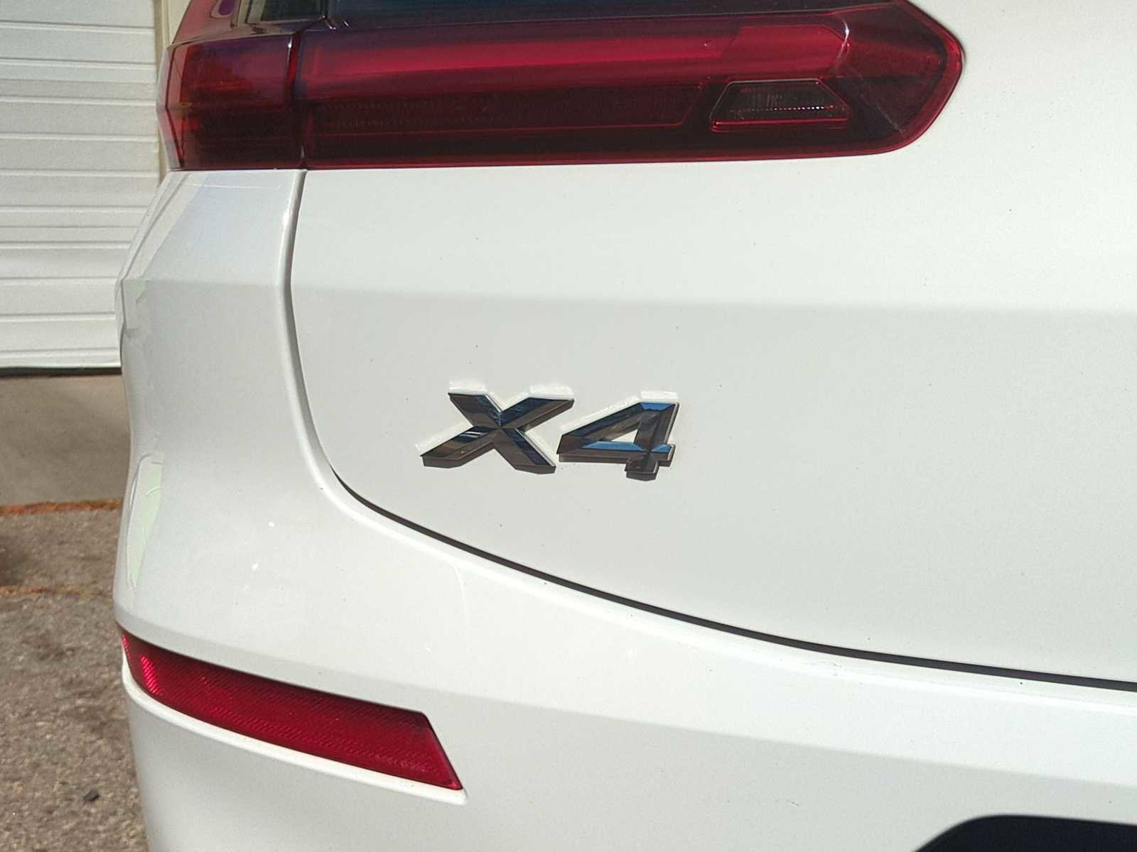 Used 2023 BMW X4 xDrive30i w/ Premium Package image 13