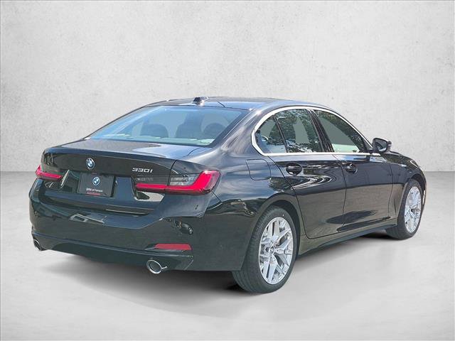 New 2026 BMW 330i Sedan w/ Premium Package RWD image 2