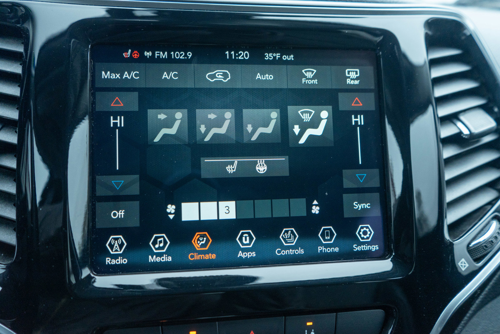 Used 2021 Jeep Cherokee Limited image 18