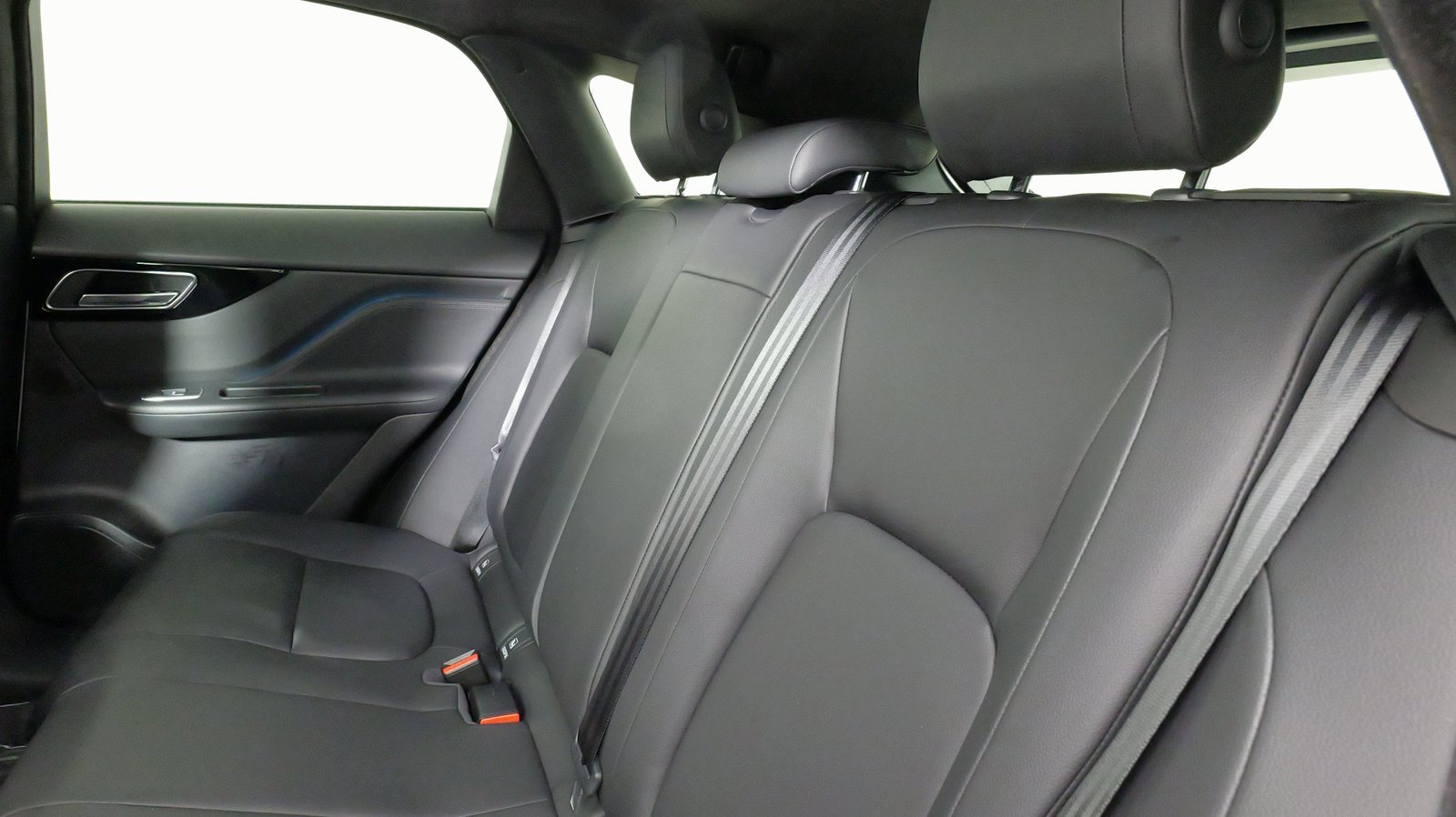 Used 2020 Jaguar F-PACE Premium image 42