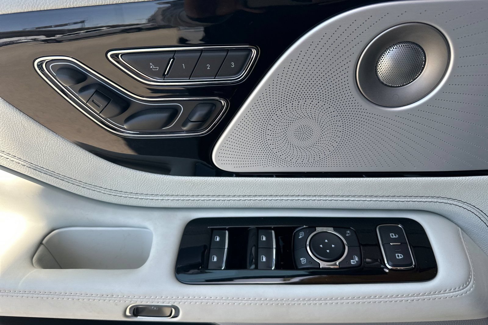 New 2026 Lincoln Aviator Black Label w/ Black Label Special Edition AWD/4WD image 10