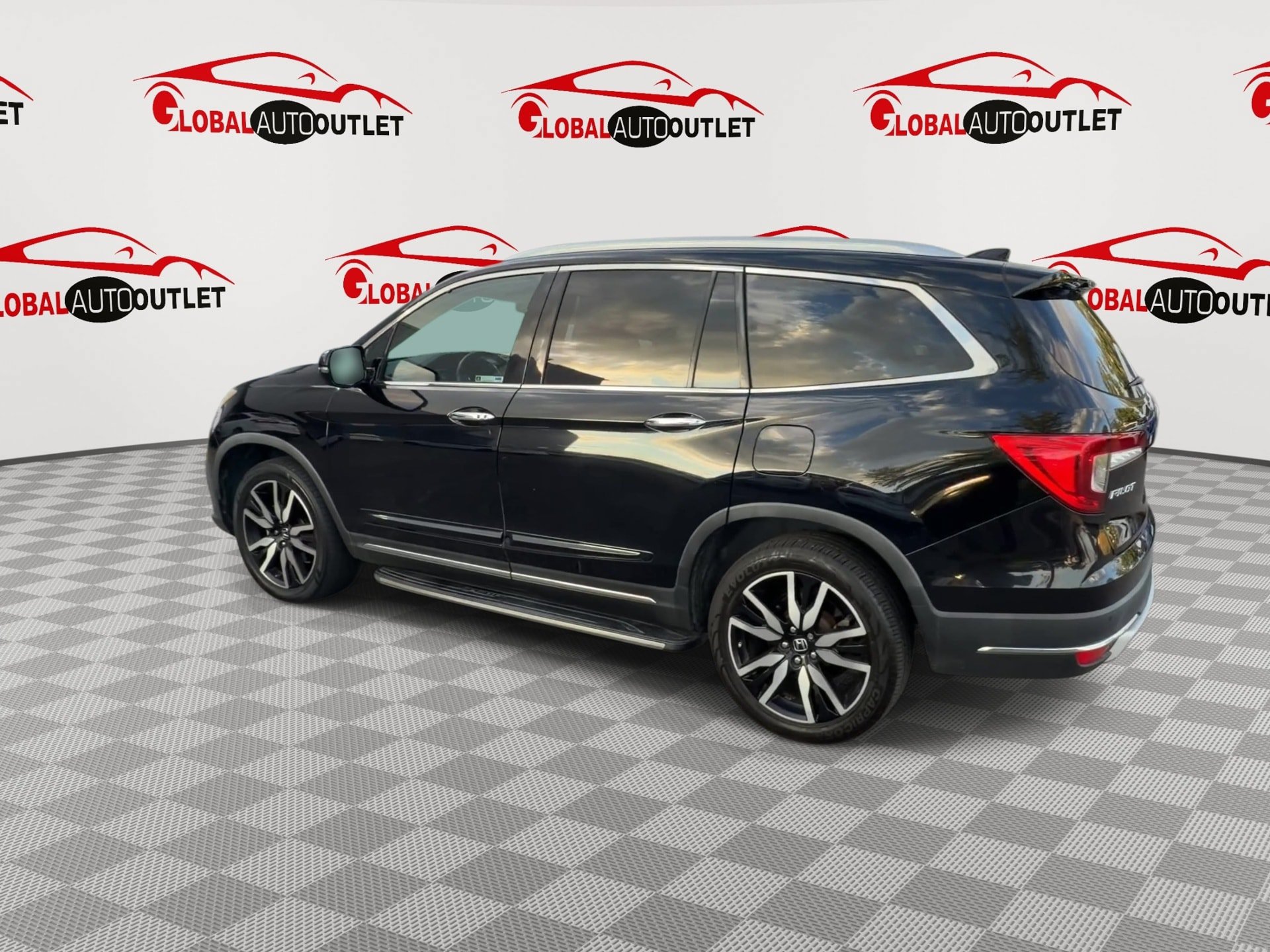 Used 2019 Honda Pilot Touring image 6