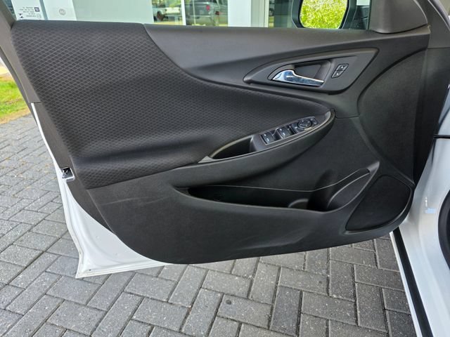 Used 2023 Chevrolet Malibu LT FWD image 19