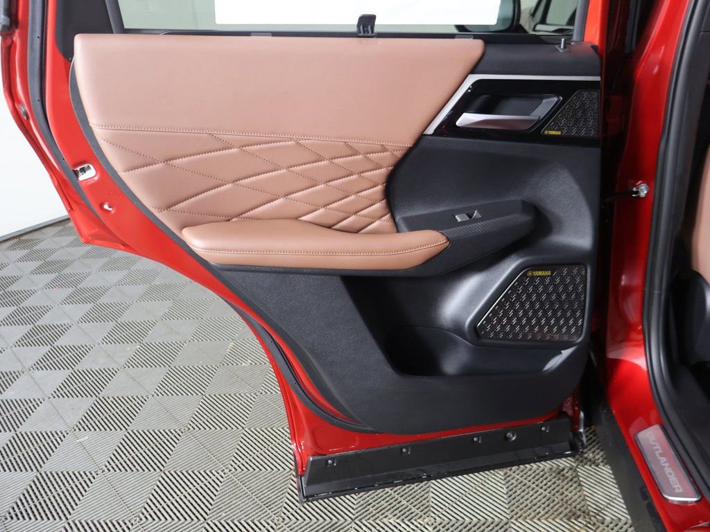 New 2026 Mitsubishi Outlander SEL FWD image 32