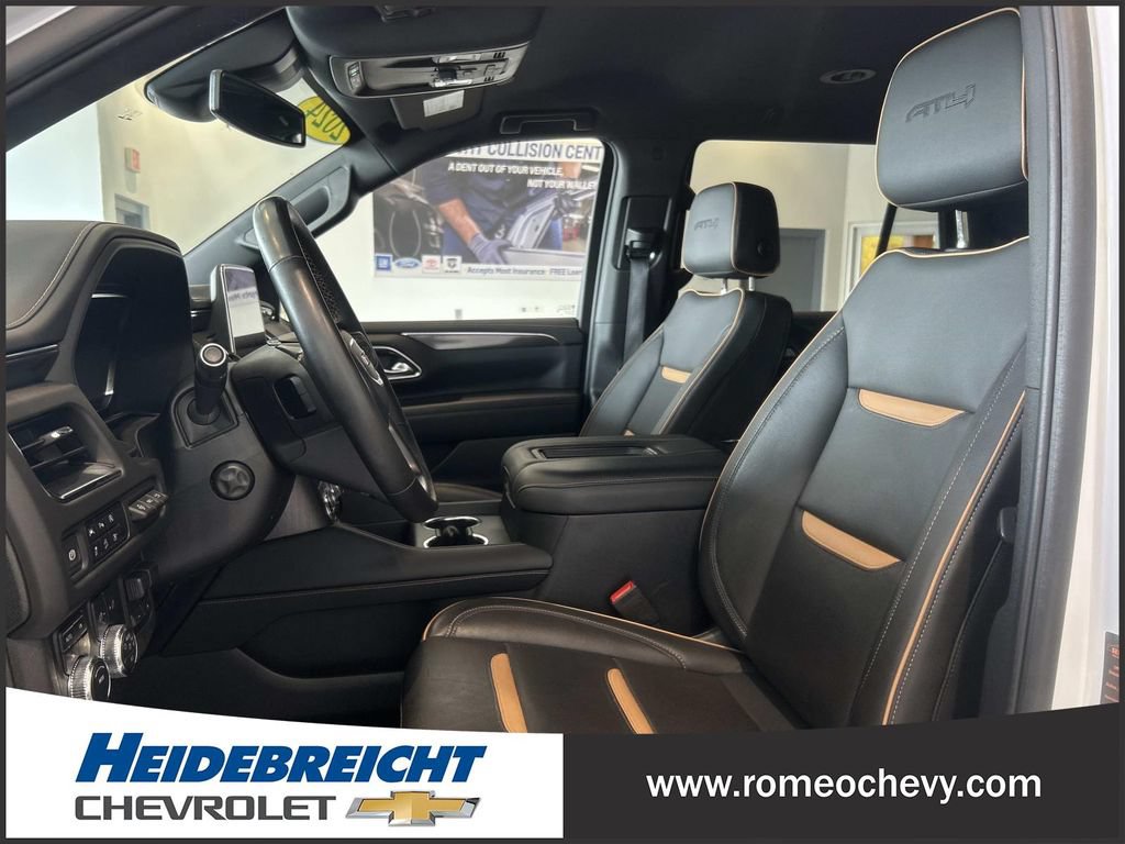Used 2024 GMC Yukon AT4 w/ Technology Package AWD/4WD image 13