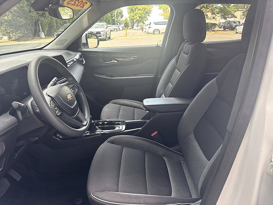 Used 2025 Chevrolet TrailBlazer LT FWD image 13