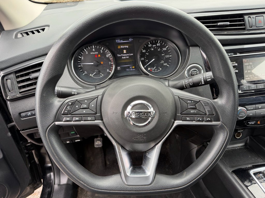 Used 2018 Nissan Rogue Sport SV image 17