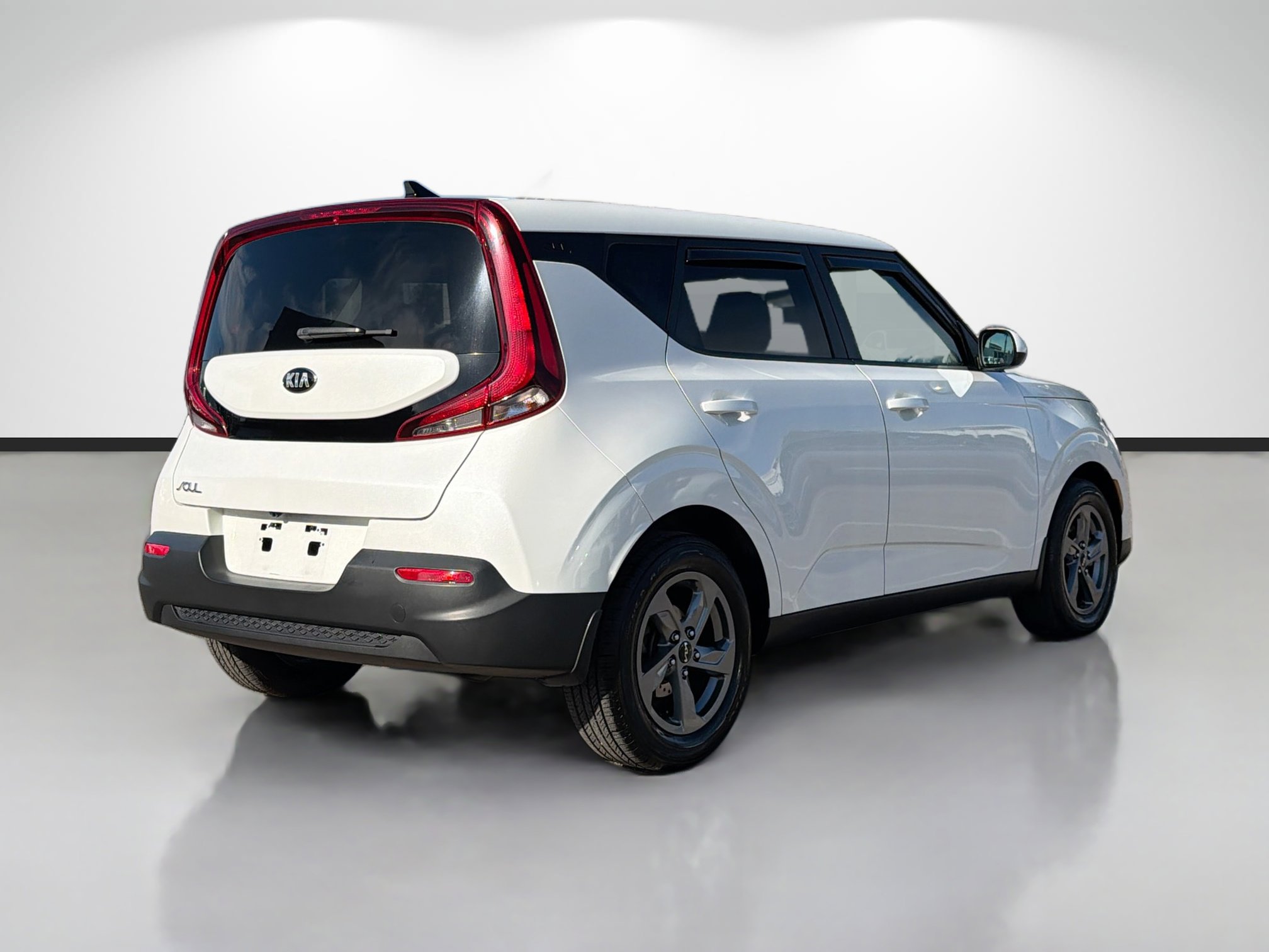 Used 2021 Kia Soul LX image 3