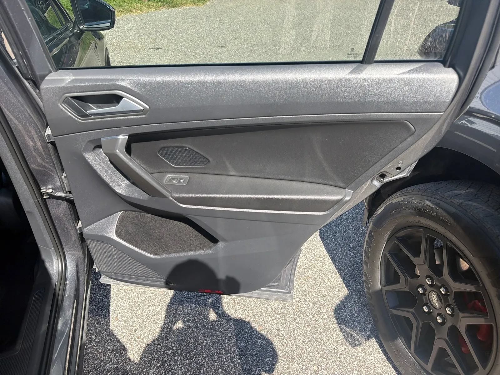 Used 2021 Volkswagen Tiguan SEL FWD image 19