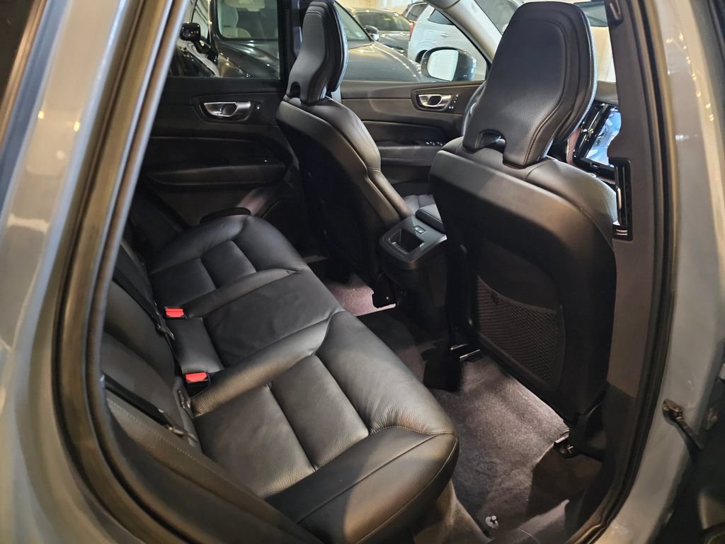 Certified 2023 Volvo XC60 B5 Plus w/ Climate Package AWD/4WD image 8