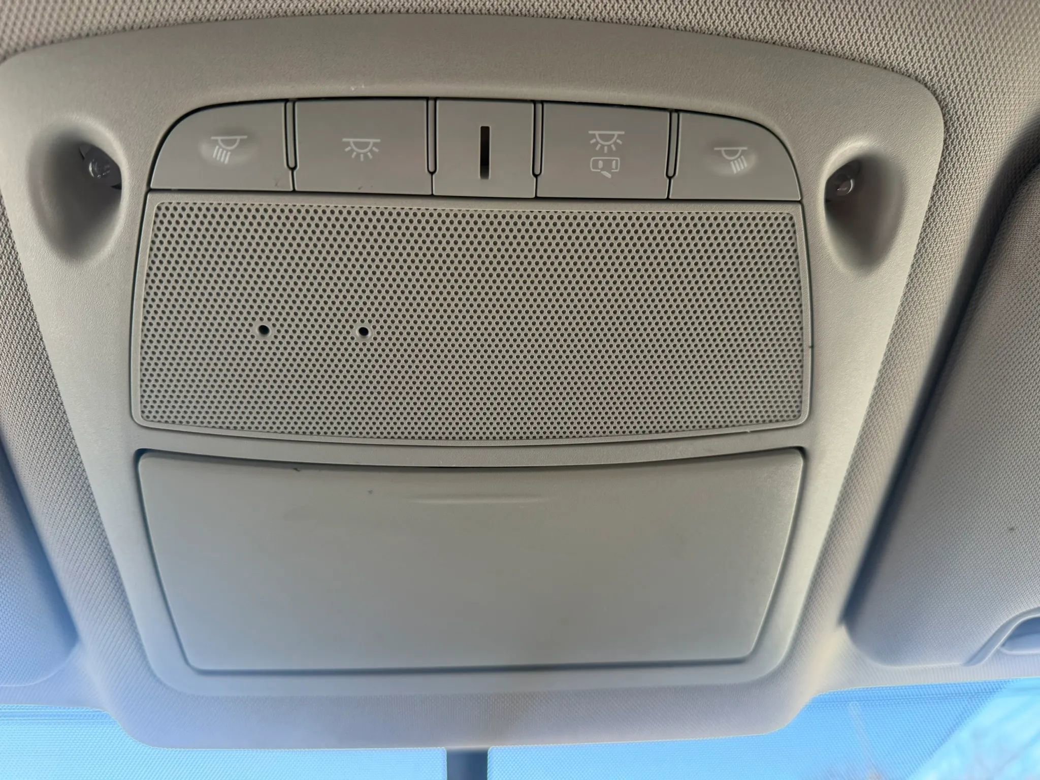 Used 2018 Nissan Rogue SV w/ Premium Package image 23