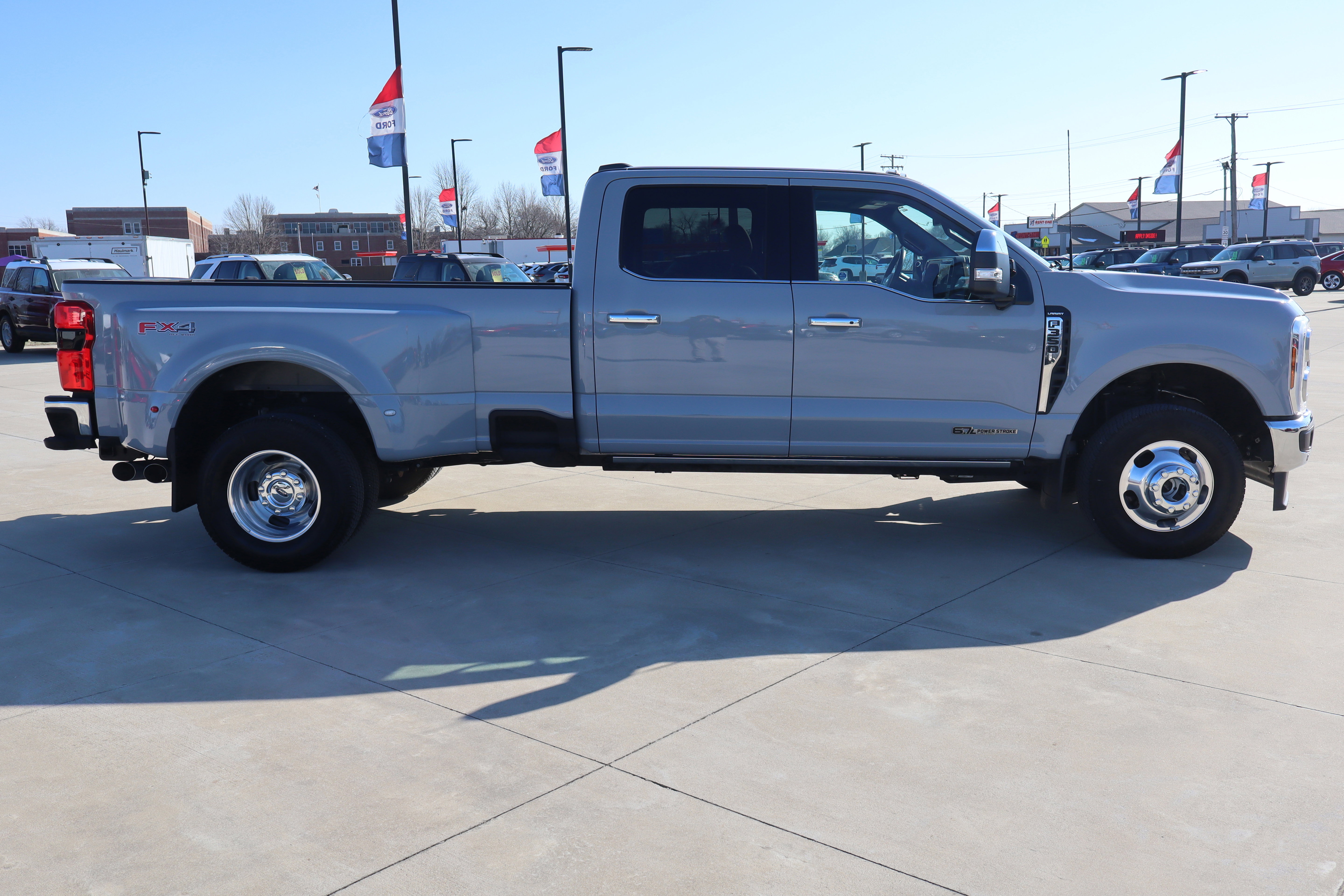 Used 2025 Ford F350 Lariat w/ Lariat Ultimate Package image 5