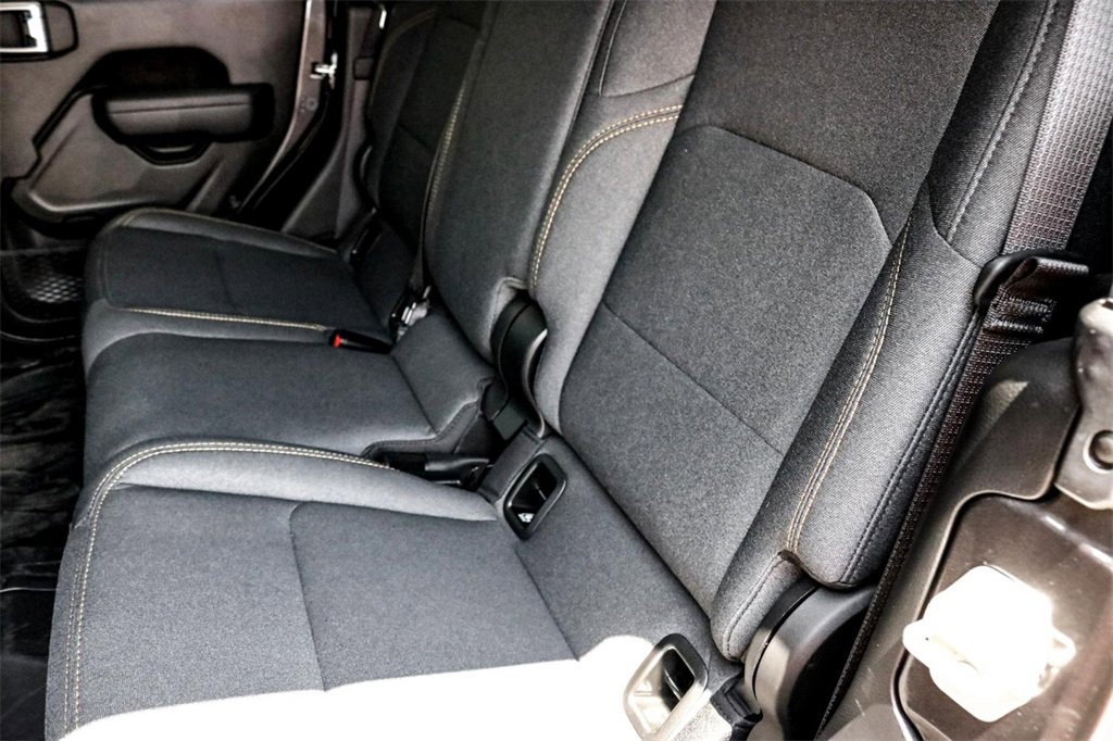 New 2024 Jeep Gladiator Sport image 19