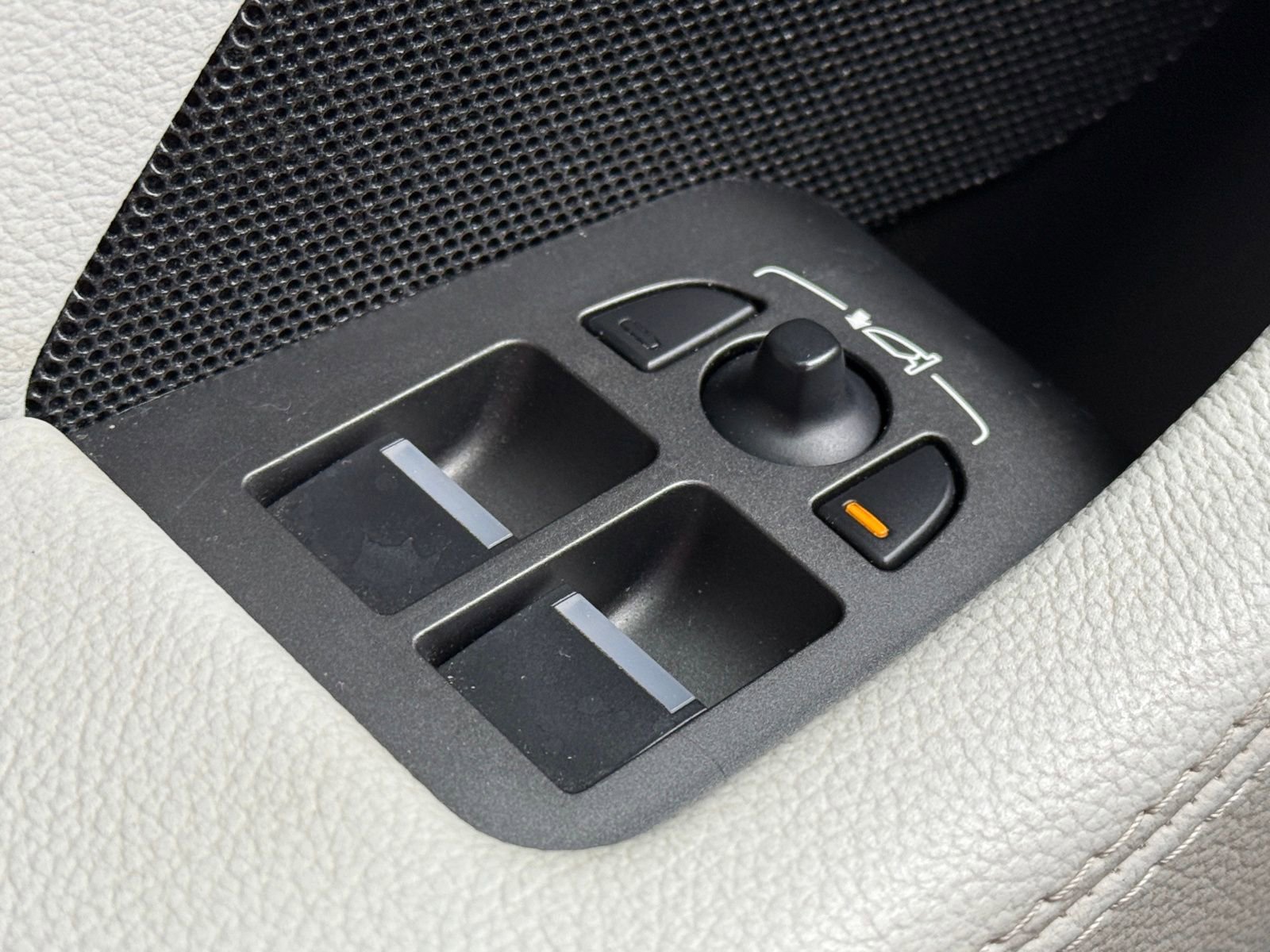 Used 2017 Jaguar F-TYPE Coupe RWD image 29