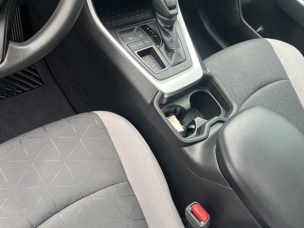Used 2021 Toyota RAV4 XLE w/ Convenience Package image 20