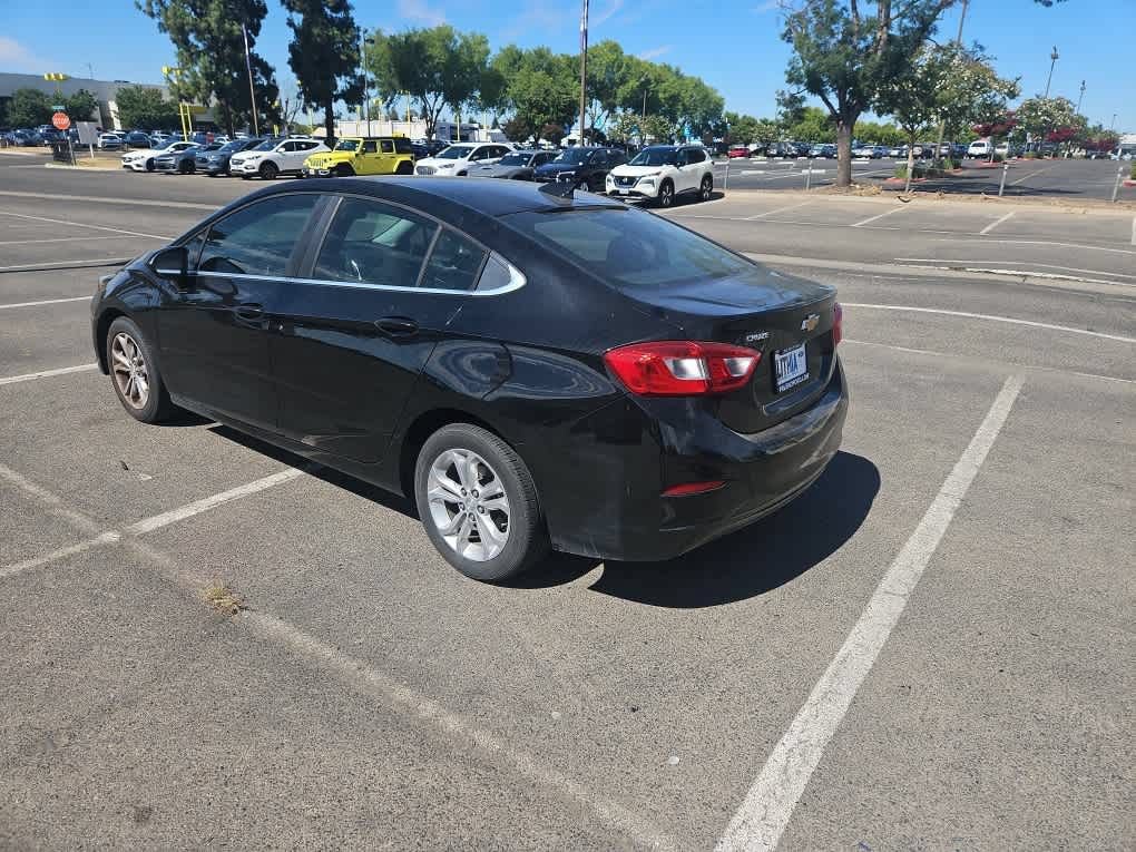 Used 2019 Chevrolet Cruze LT w/ LT Fleet Convenience Package FWD image 6