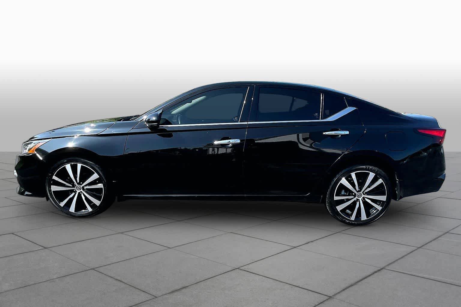 Used 2022 Nissan Altima 2.5 Platinum AWD/4WD image 32