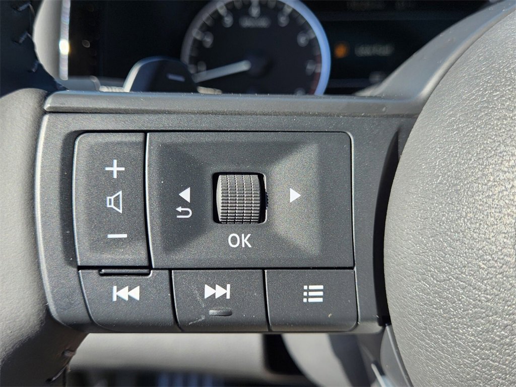 New 2025 Nissan Pathfinder SV w/ SV Premium Package image 28