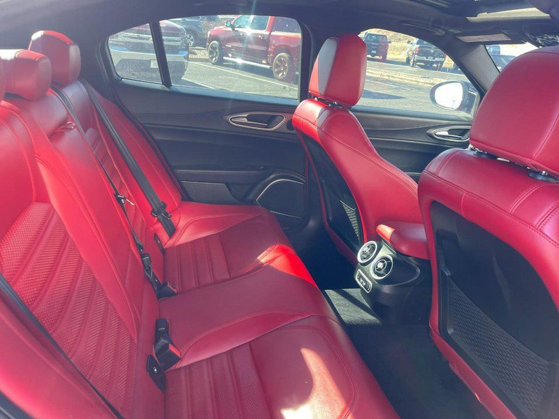 Used 2022 Alfa Romeo Giulia Veloce image 10