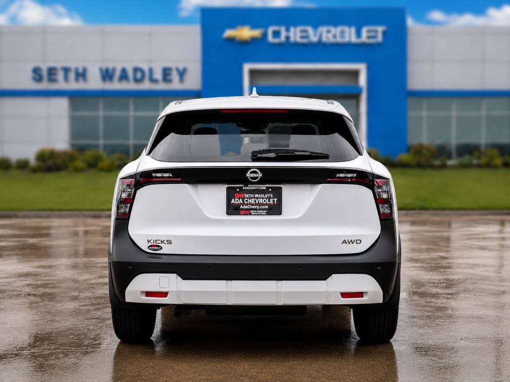 Used 2025 Nissan Kicks SV AWD/4WD image 6