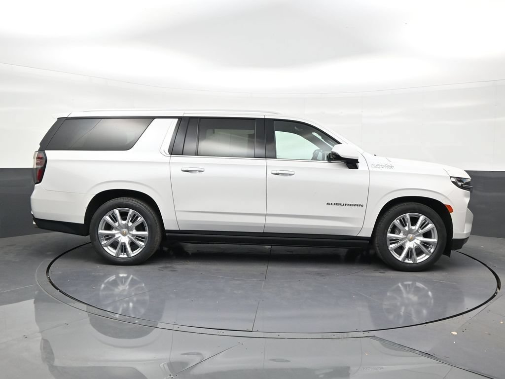 Used 2023 Chevrolet Suburban High Country RWD image 6