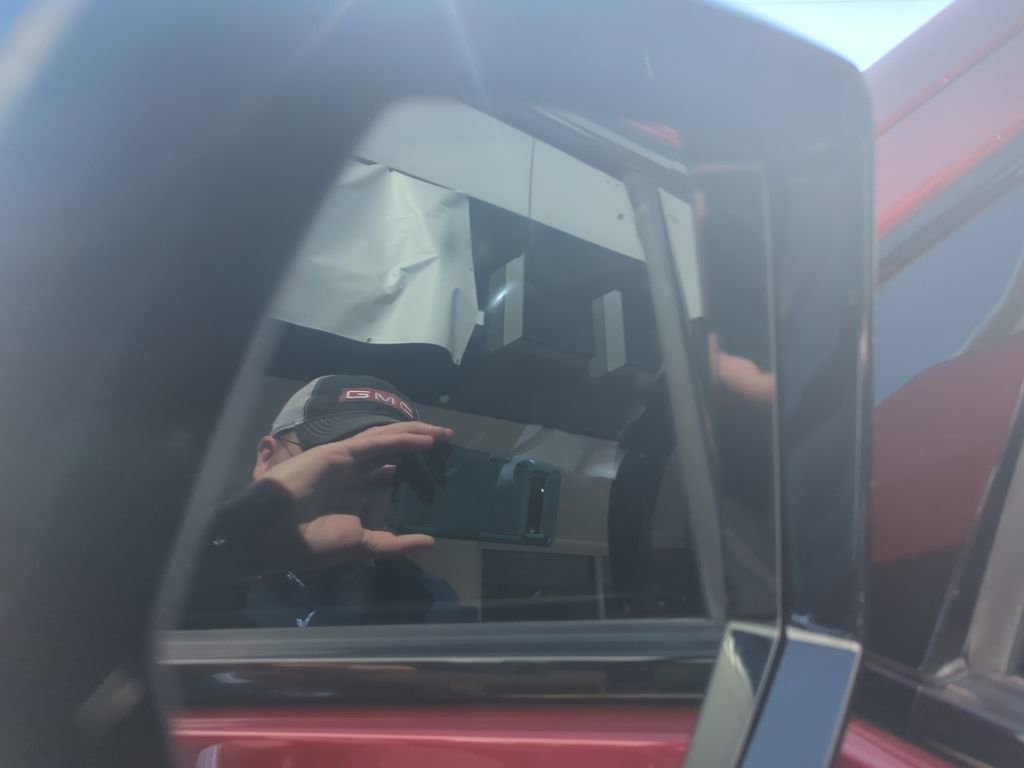 Used 2023 Chevrolet Tahoe Z71 w/ Z71 Off-Road Package image 21