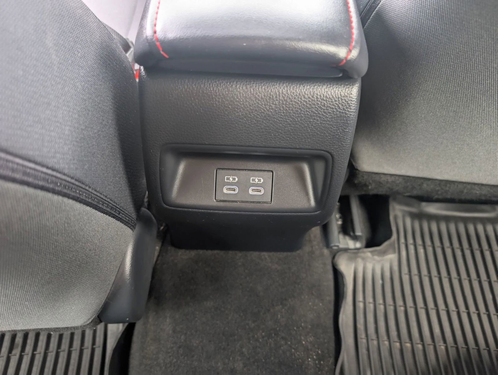 Used 2024 Toyota Corolla SE w/ SE Premium Package image 4