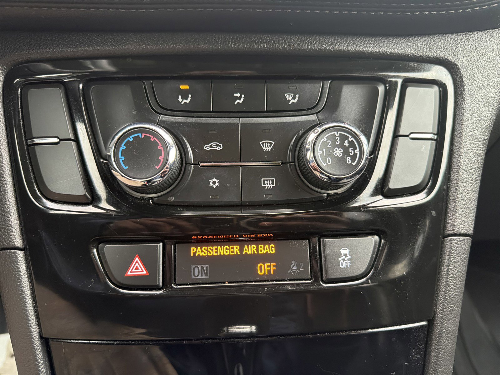 Used 2018 Buick Encore Preferred image 23