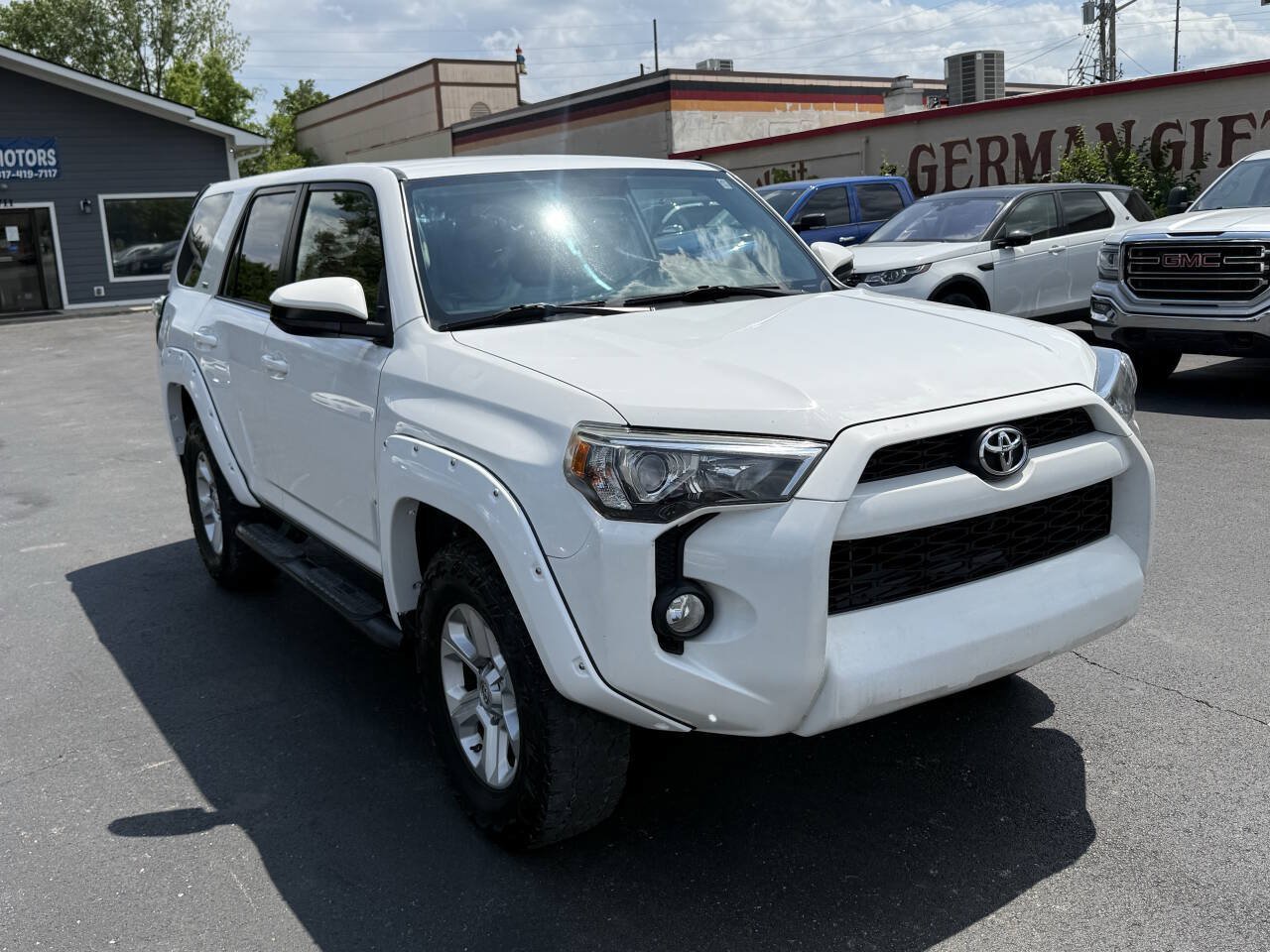 Used 2017 Toyota 4Runner SR5 AWD/4WD image 7